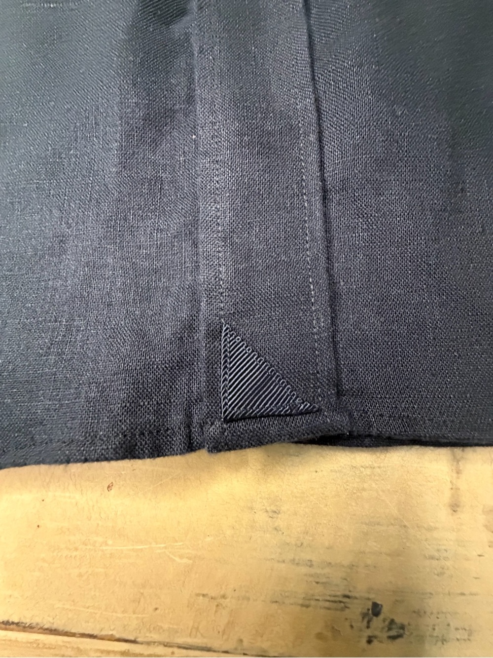 UNTUCKit Men's Short Sleeve Button-Down Shirt - Charcoal - Picture 4 of 7